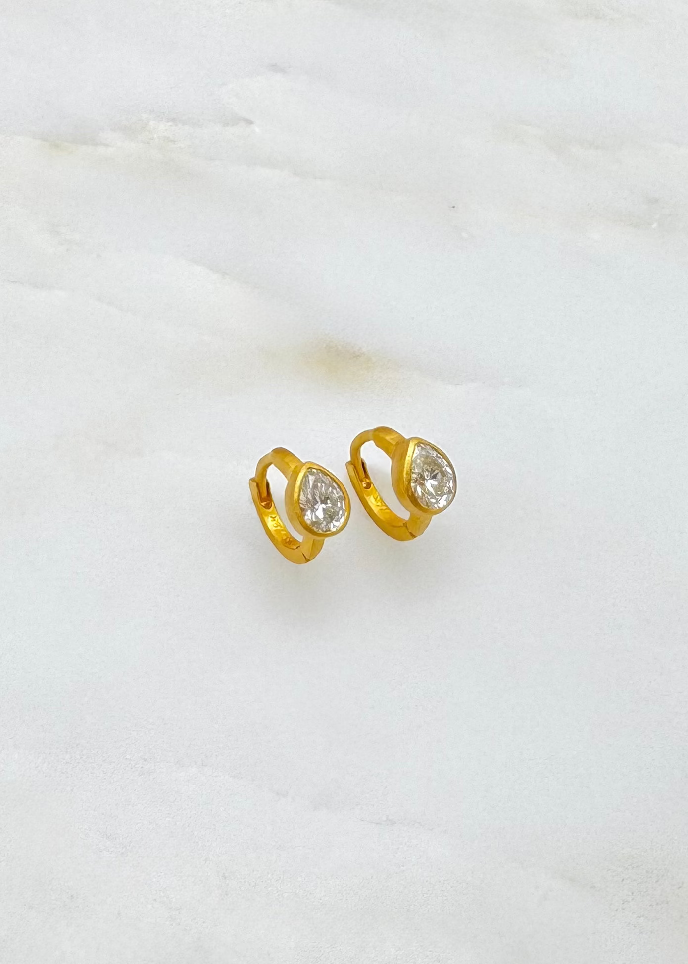 darius fine jewelry 18k yellow gold One of a Kind 6.5mm Pear Diamond Fairy Hoops