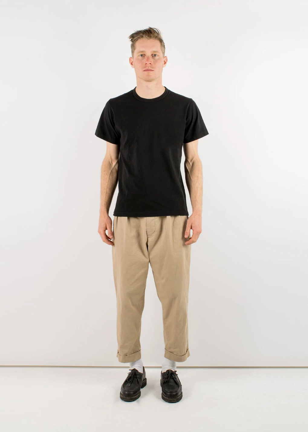 person wearing dehen 1920 mens cotton Heavy Duty Tee in Black