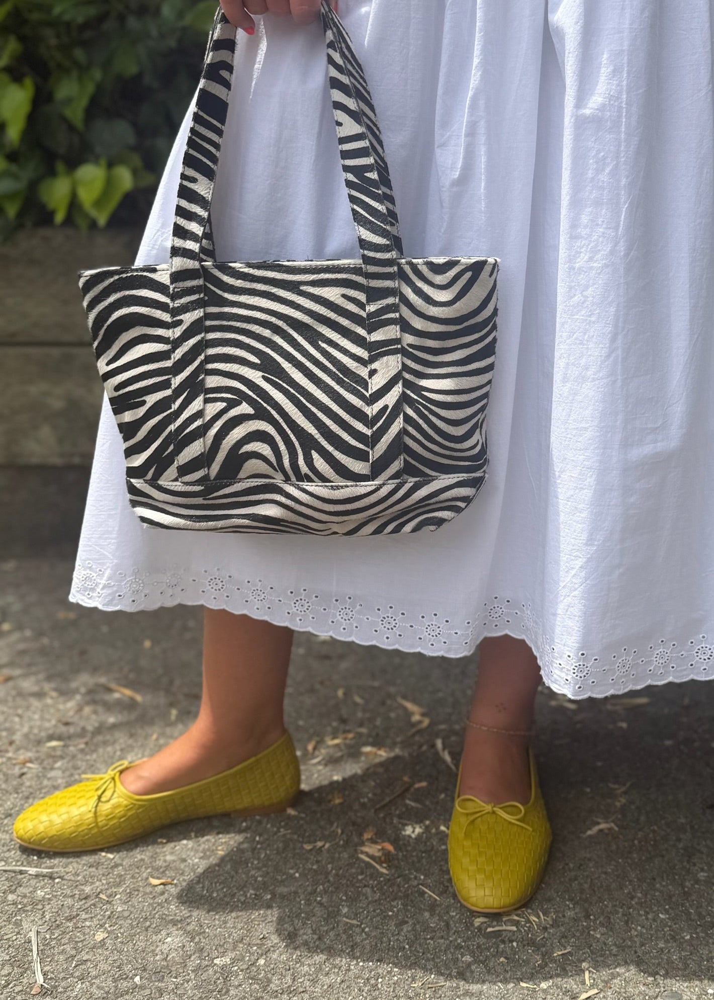 eli womens sprwmn zebra handbag freda savaldor roma flats ciao lucia skirt