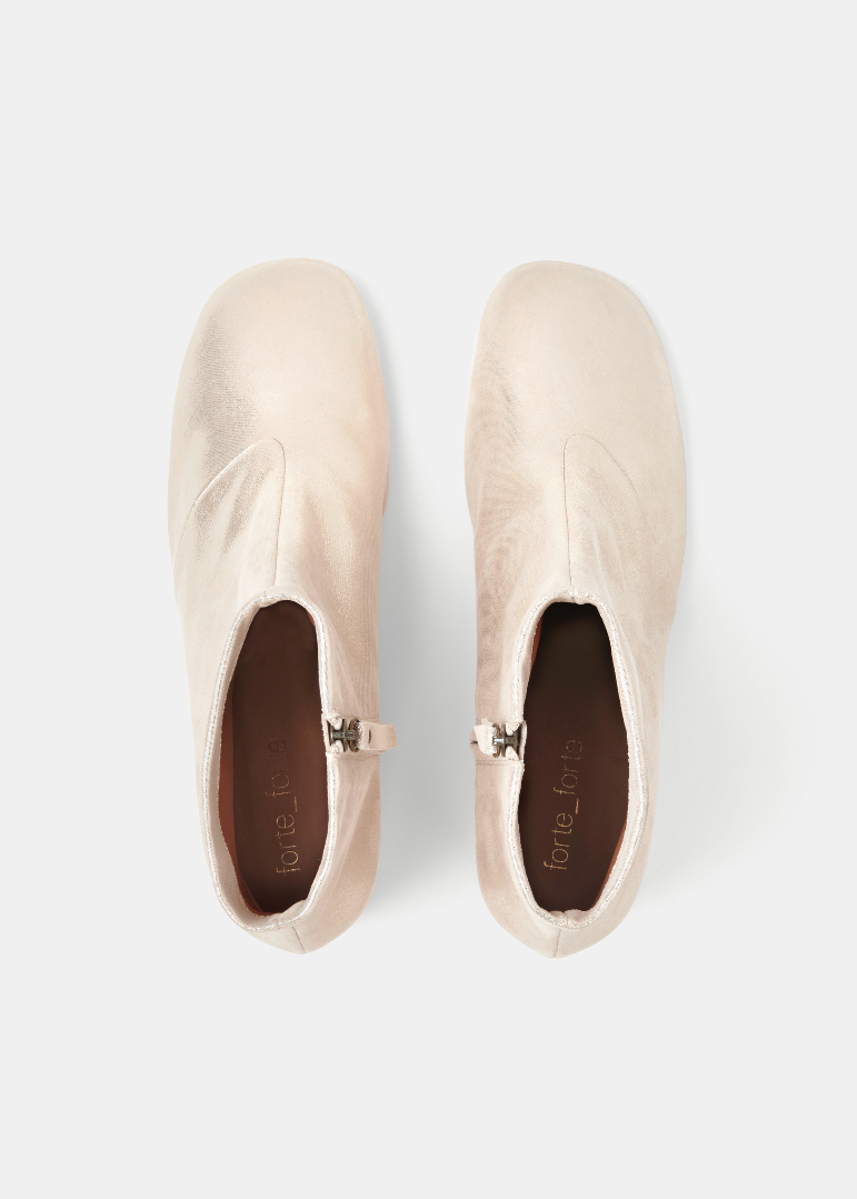 forte forte 14708 Laminated Leather Ankle Boots in Platino