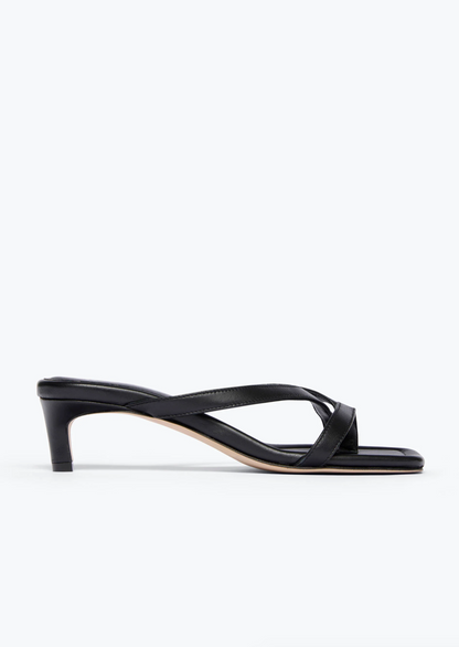 freda salvador womens Elaine Heel Sandal in Black