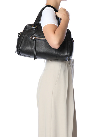person carrying jerome dreyfuss Lucky Bowling Bag in Noir brass