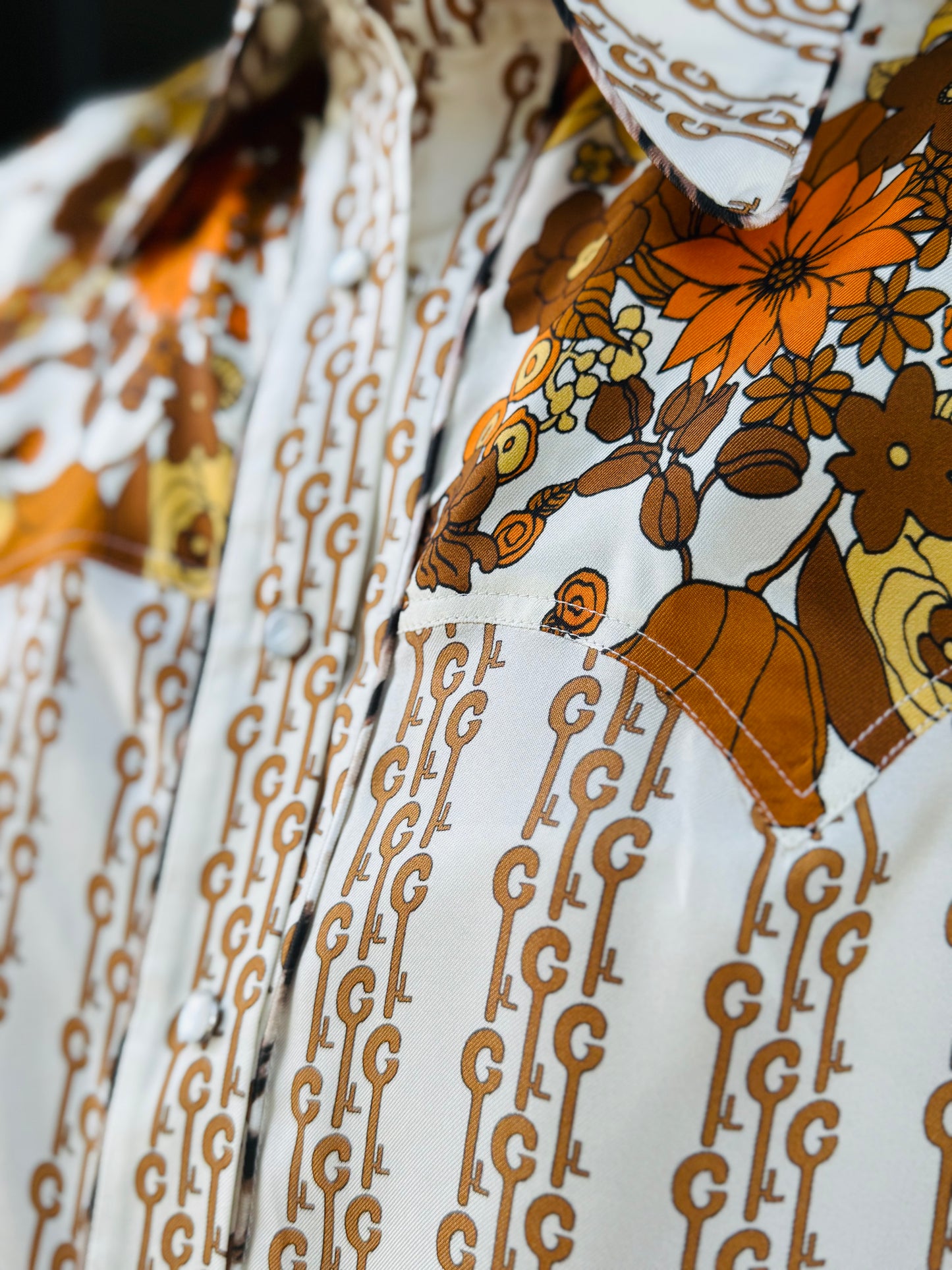 person wearing la prestic ouiston Arizona Flower Power Silk Top