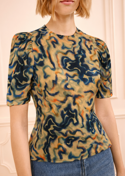 person wearing ulla johnson womens Corine short sleeve Silk Top in Geode