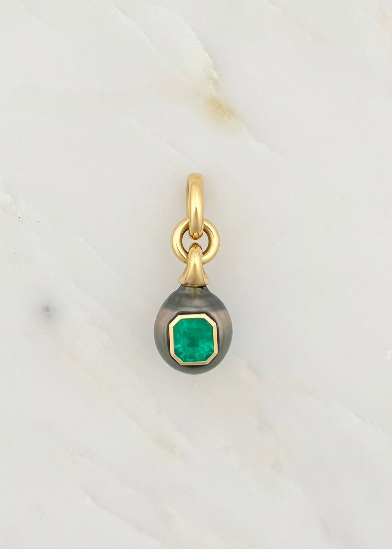 uniform object fine jewelry 18k yellow gold One-of-a-Kind Pearl Drop Pendant with asscher cut Emerald