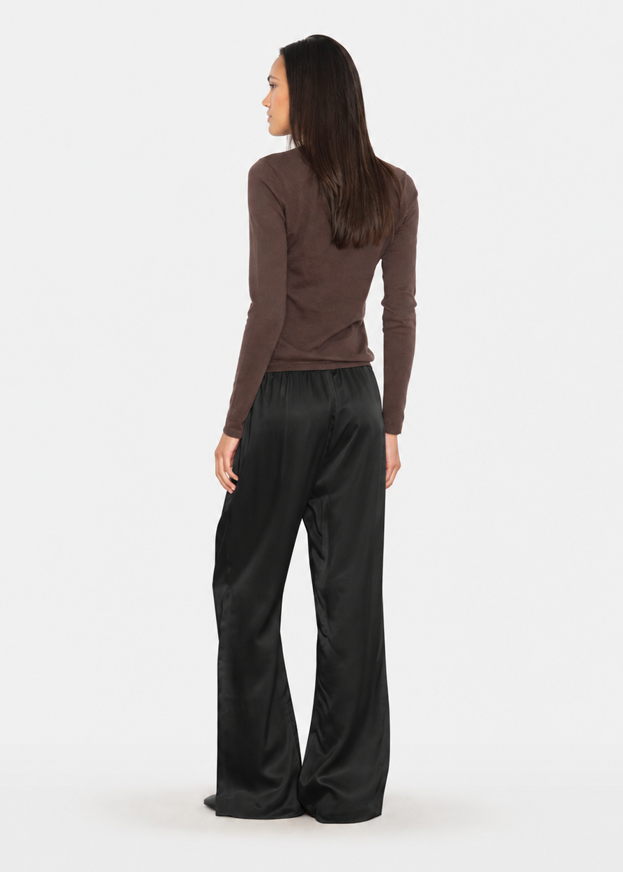 person wearing xirena womens Bella Pant in Black
