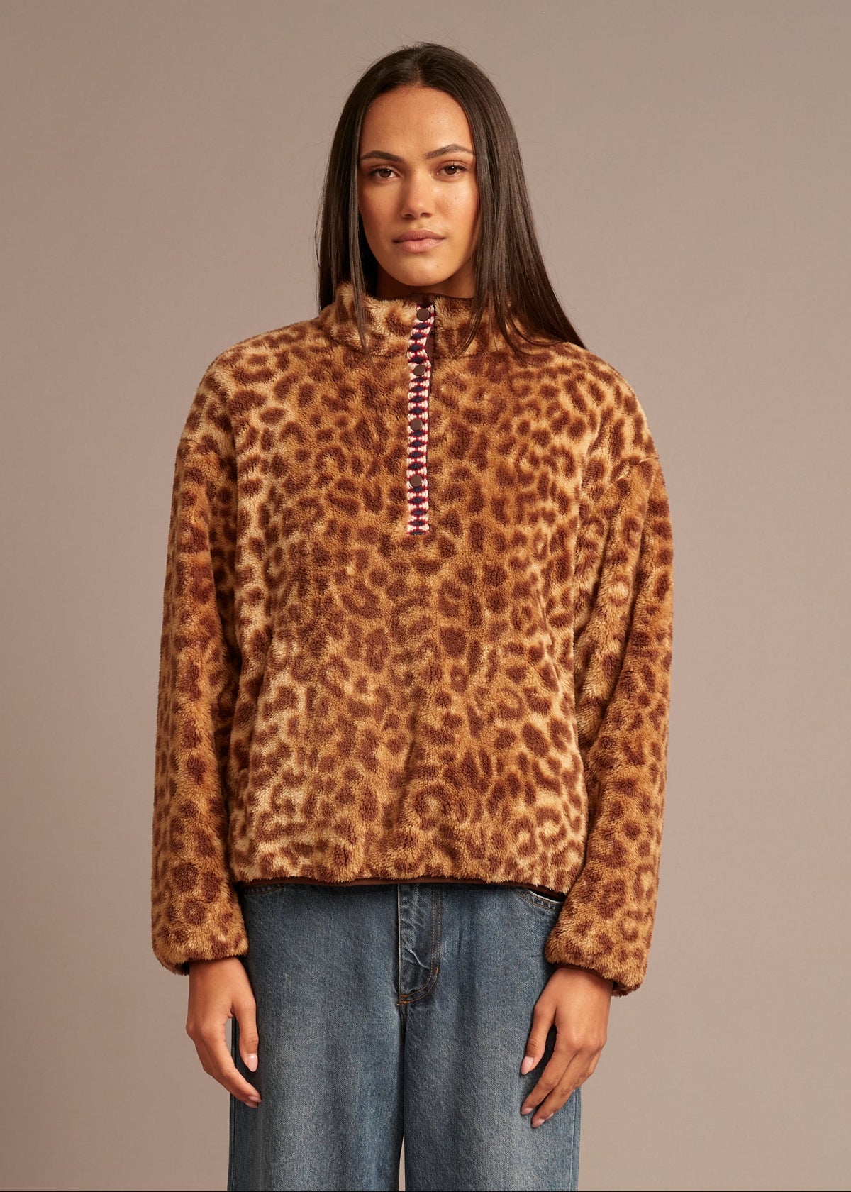 person wearing xirena womens Ridge Pullover in Cub Scout fleece