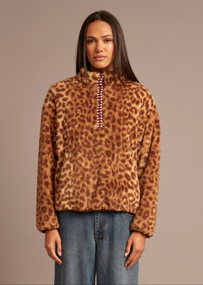 person wearing xirena womens Ridge Pullover in Cub Scout fleece
